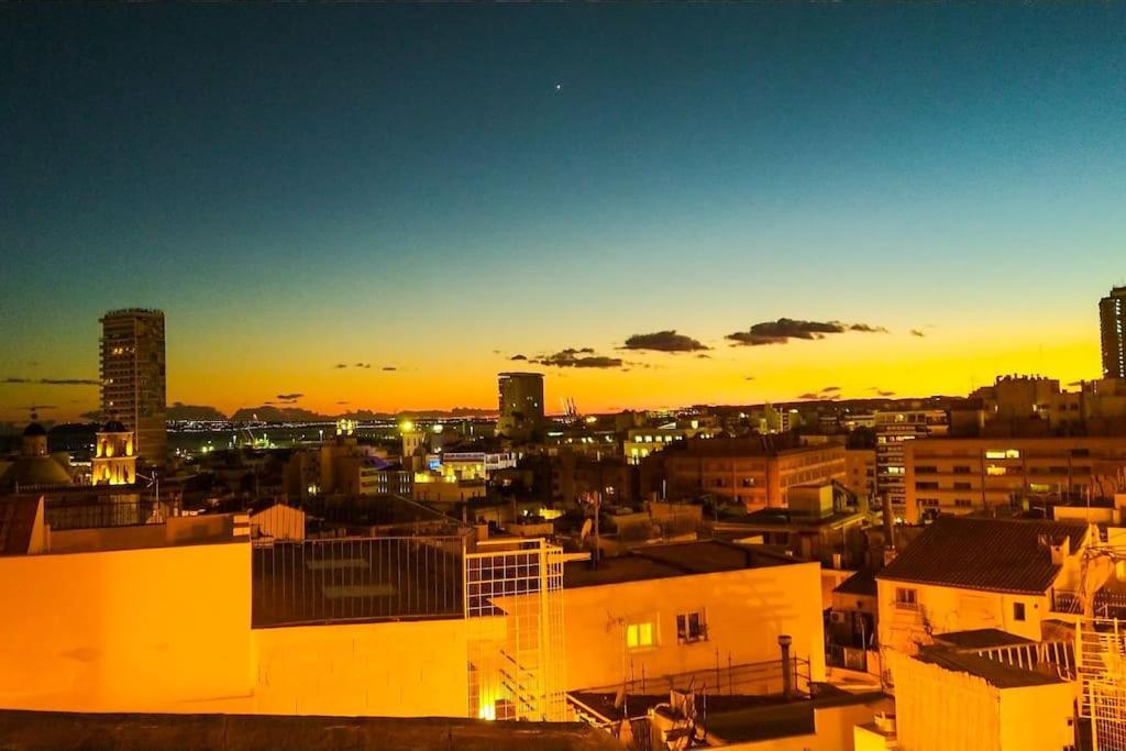Vila Casa Colorista En El Casco Antiguo Alicante Exteriér fotografie